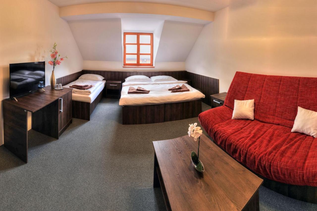 Hotel štiřínská Stodola U Prahy *